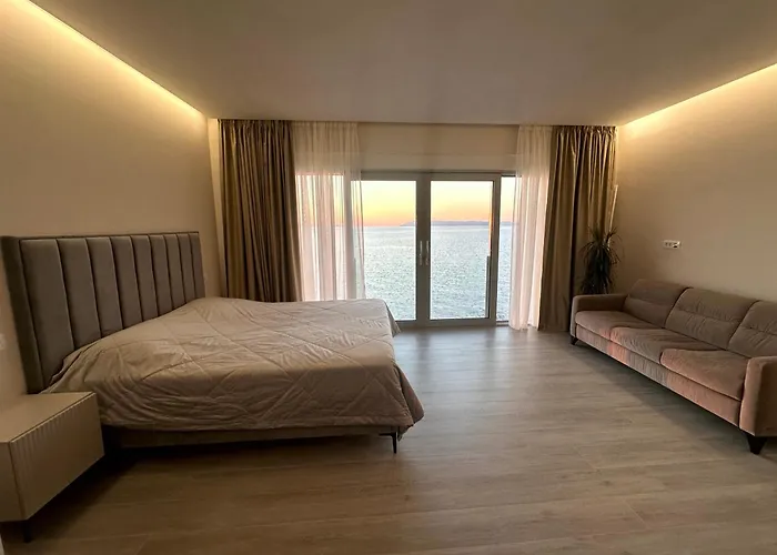Adria Miris Apartments